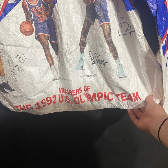 1992 Dream Team Olympic Basketball Team Collectors Jacket - Picture 2 of 15